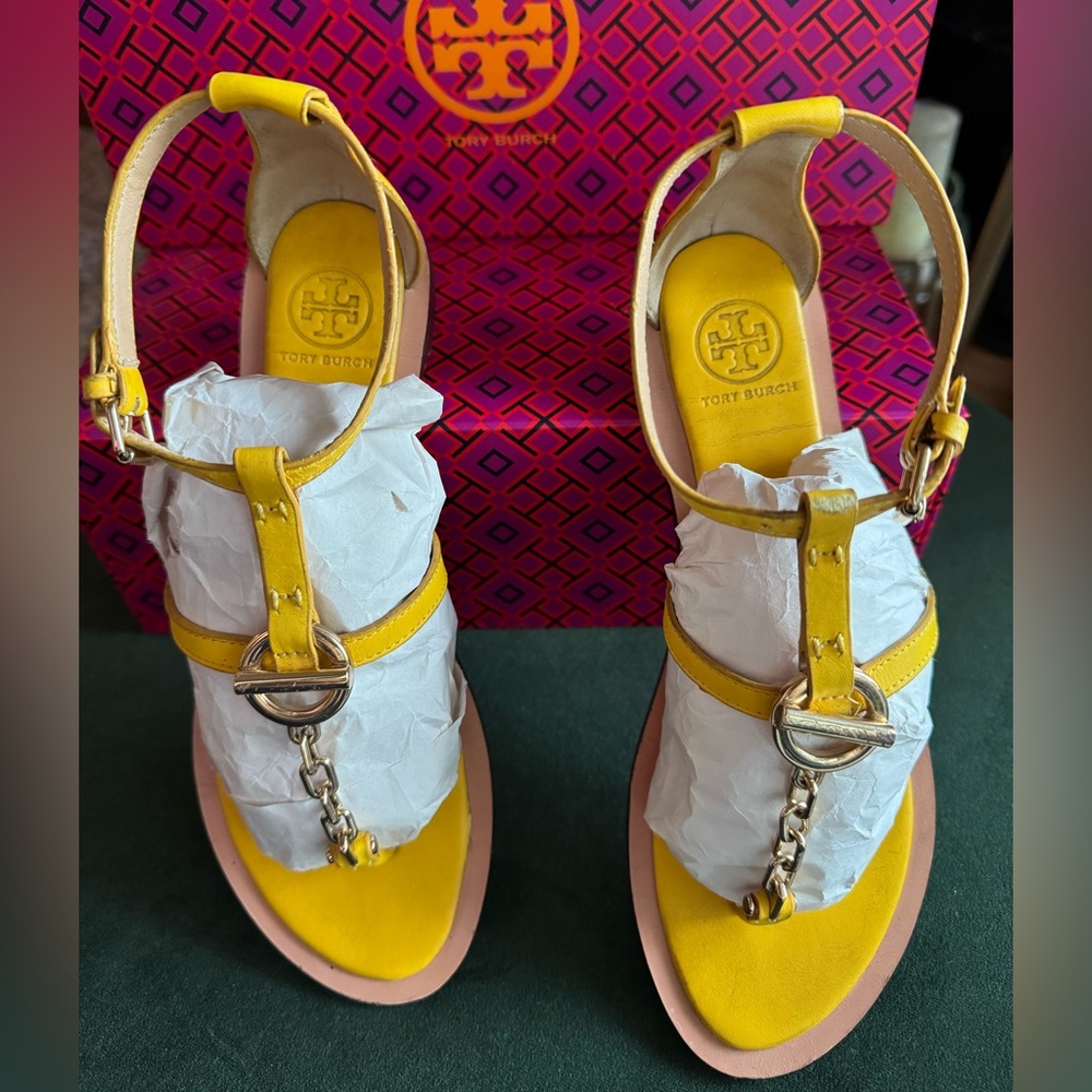 Tory Burch Yellow Leather Sandals | Size 6.5 💛 - Picture 4 of 11